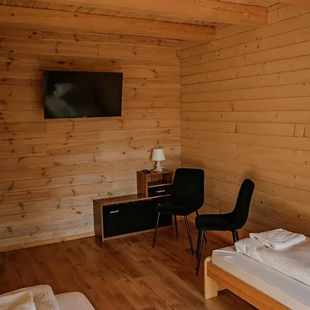 Sosnowy Parter Zator Dom wakacyjny Graboszyce